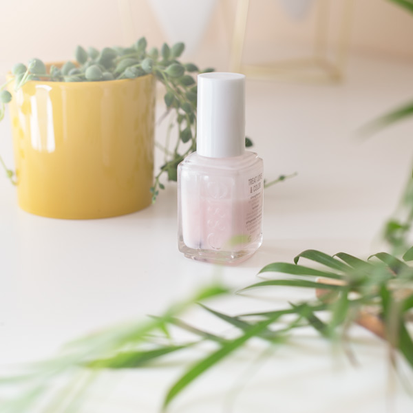 Essie Treat Love Colour - 10 Tips for protecting your skin, hair and nails in the summer