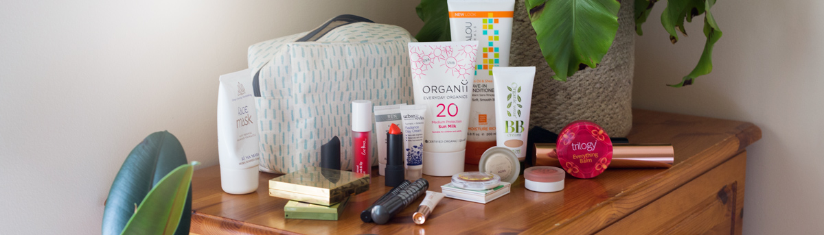 Green Beauty - What's in my travel makeup bag?