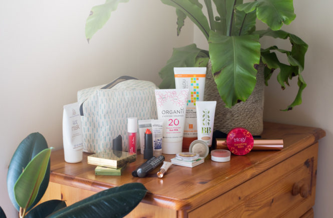 Green Beauty - What's in my travel makeup bag?