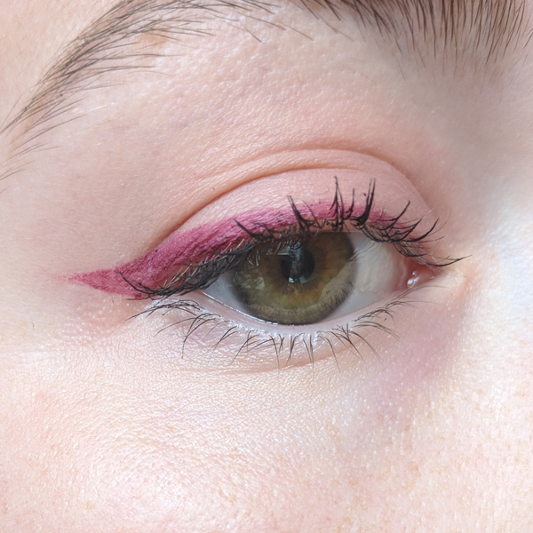Liquid lipstick as eyeliner - 12 WAYS TO REPURPOSE MAKEUP THAT DIDN’T WORK FOR YOU