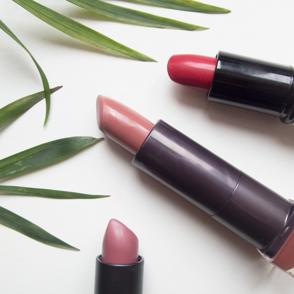 Lipstick as blush - 12 WAYS TO REPURPOSE MAKEUP THAT DIDN’T WORK FOR YOU